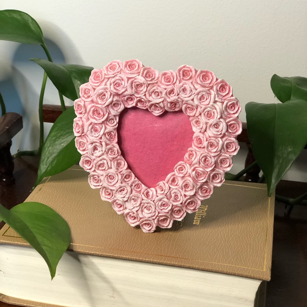Vintage Pink 3D Rose Floral Heart Shaped Resin Picture Frame Tabletop Display